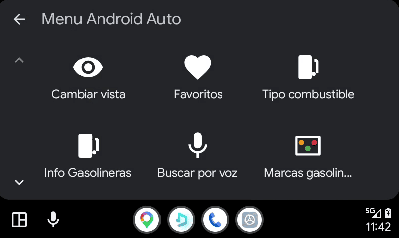 Captura original de Google Play del menu principal de Android Auto con accesos a favoritos, combustible y busqueda por voz