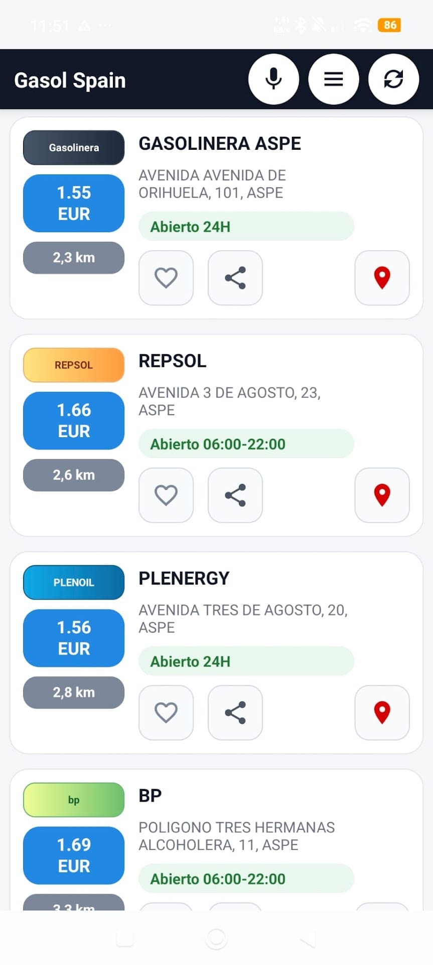 Captura original de Google Play de la app en movil mostrando listado de gasolineras